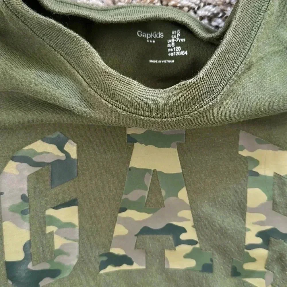 Gap T-shirt for boys